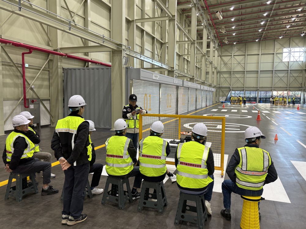 abb1805f613fb907cb44e4b0b3b89a85_1764551770_258.jpg